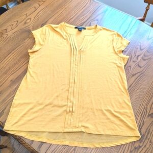 - 89th And Madison. Yellow Women's Top Size XL.